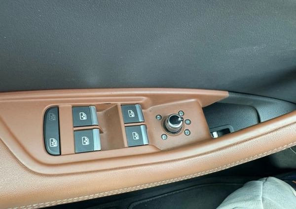 Audi A4 cena 125460 przebieg: 125000, rok produkcji 2019 z Tuchola małe 436